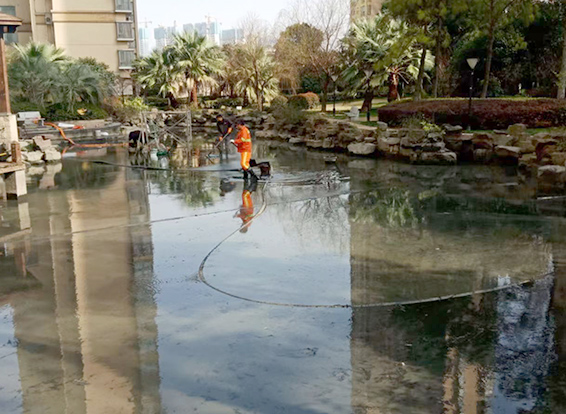 英山景观池淤泥清理